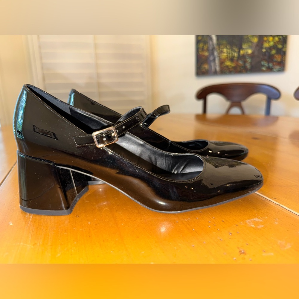 Like New Marc Fisher Sleek Black Chunky Heel Mary Jane Pumps